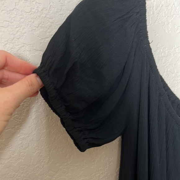 Lulus Off the Shoulder Little Black Dress. NWT szS - Picture 5 of 9